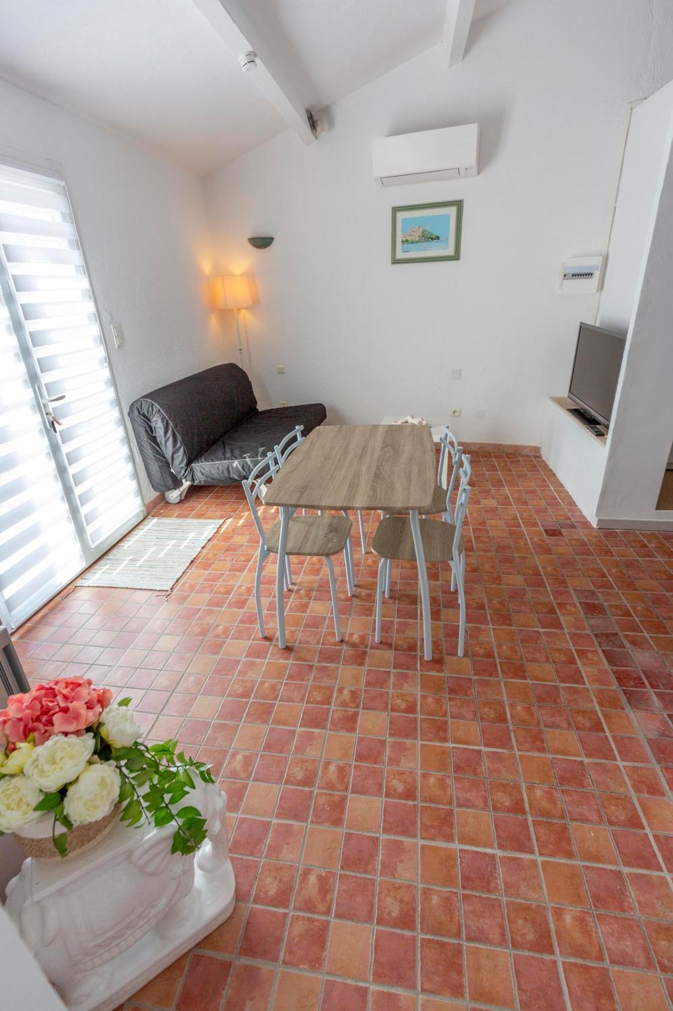 Joli Studio 36M2 Tout Confort Chateauneuf-de-Gadagne Экстерьер фото